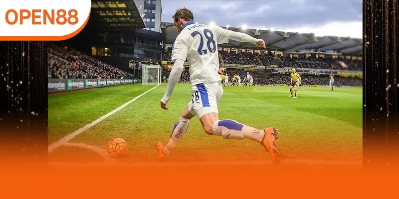 Đội tấn công biên mạnh thường tạo nhiều quả góc